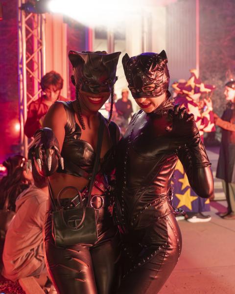 Catwomen by Jake Berg / Daily Trojan 